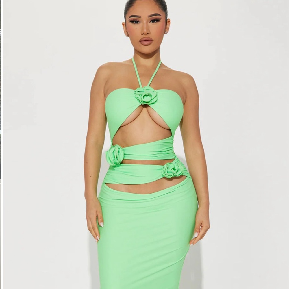 Casey cut out maxi dress in lime new never worn - size medium